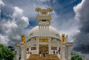 Shanti-Stupa.jpg